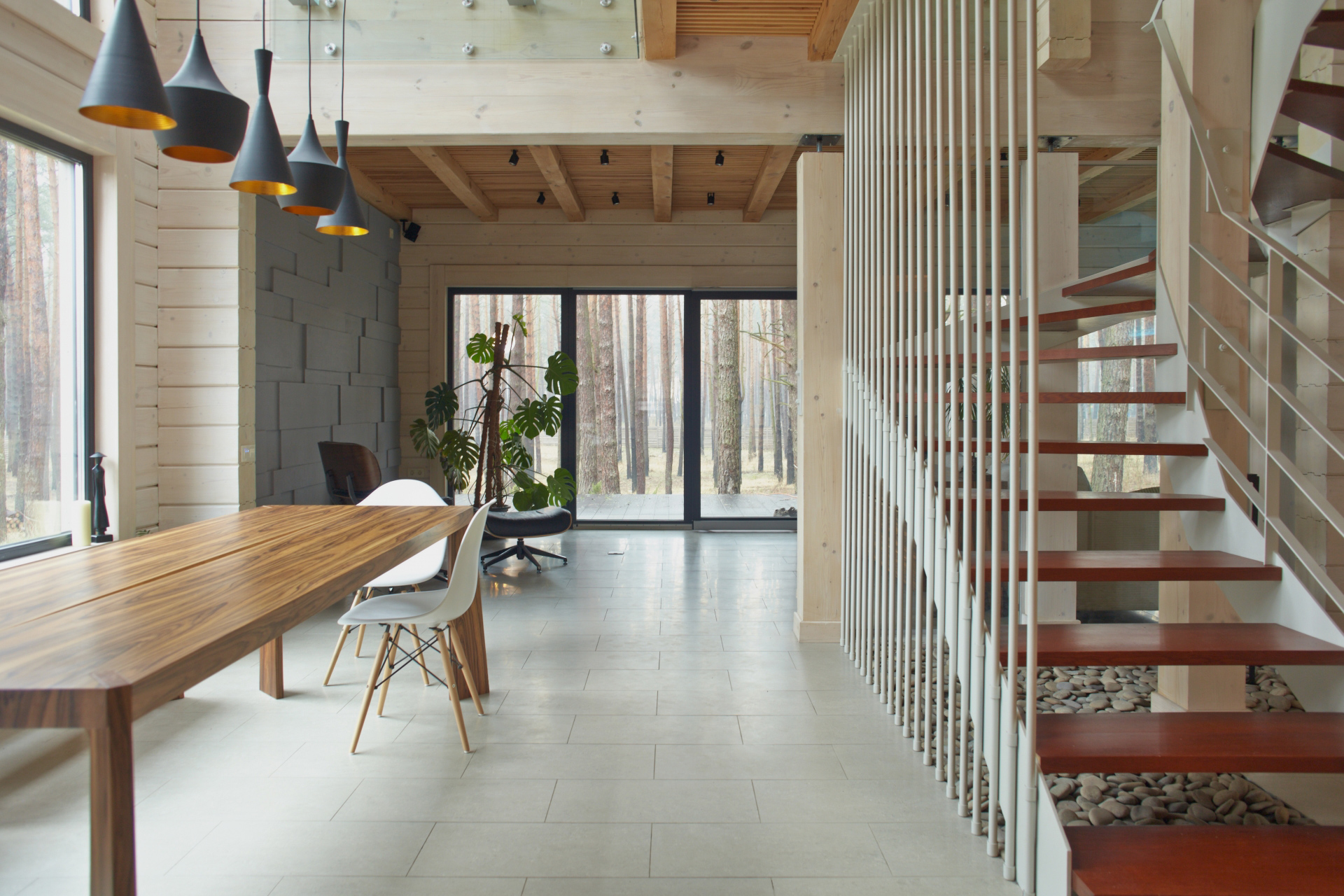 住宅リフォームのことなら鈴鹿市の「株式会社HRS」にお任せください！内装リフォーム・水回りリフォーム、店舗改装、リノベーションなど、小さなことから大改装まで、幅広く承ります！